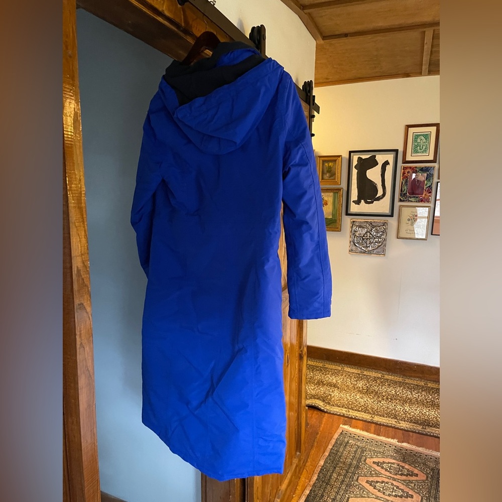 WARM Stadium Coat— Pristine Condition - Picture 2 of 5